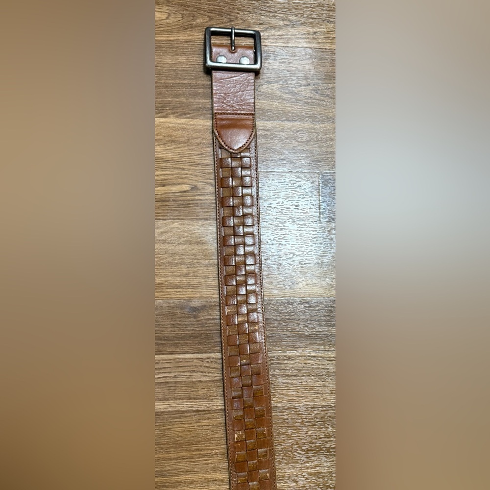 Men’s Hollister chestnut brown durable leather belt high end weave size 42